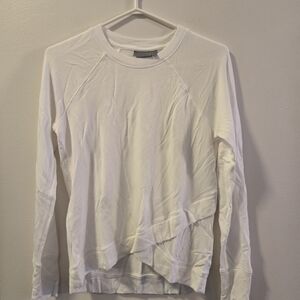 Athleta Cream Long Sleeve Crew Neck Sweater Size xs.